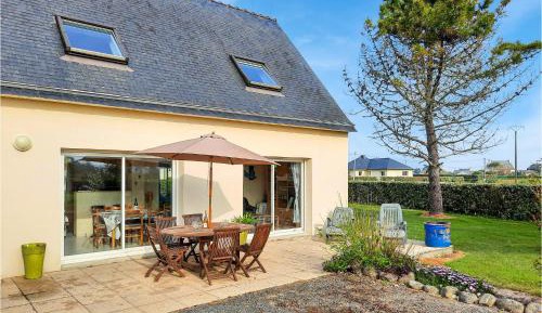 Three-Bedroom Holiday Home 