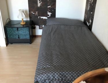 Single Room with Shared Bathroom