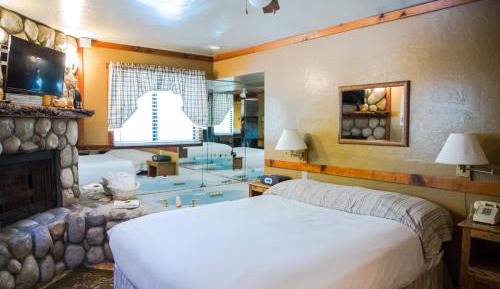 Queen Studio with Spa Bath