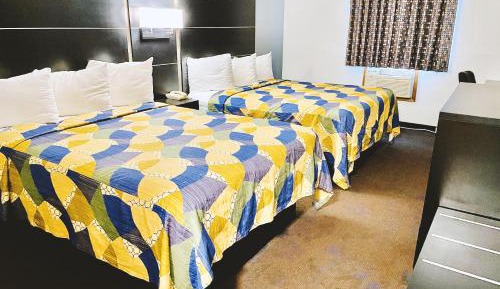 Queen Room with Two Queen Beds Non-Smoking