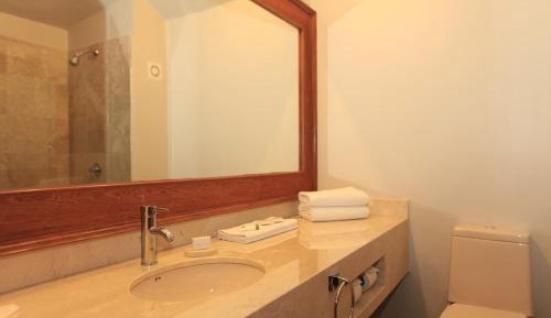 Double Room with Two Double Beds with Lake View