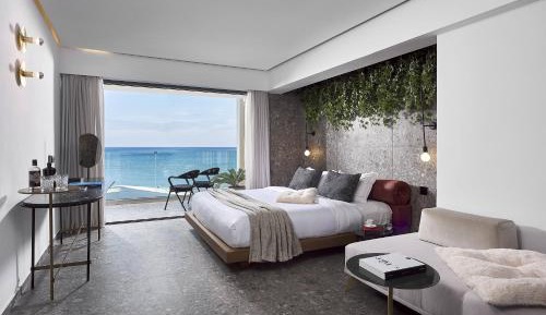 Executive Suite with Outdoor Spa Bath -Sea View