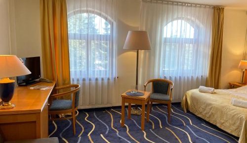 Standard Queen Room