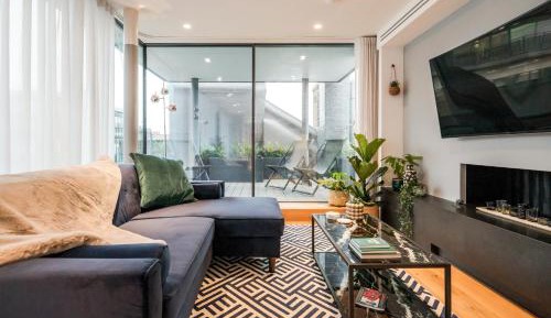 Superior Three-Bedroom Apartment