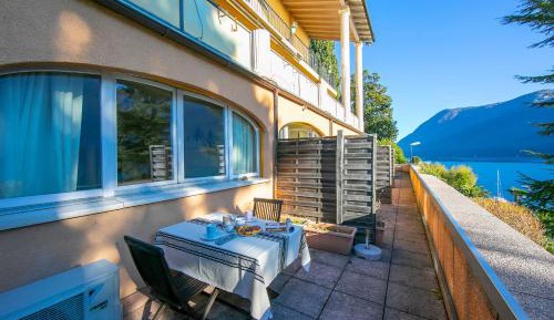 Studio with Mountain View