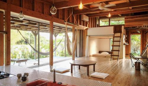 Family Room with Garden View