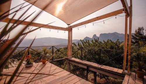 Deluxe Double or Twin Room with Mountain View