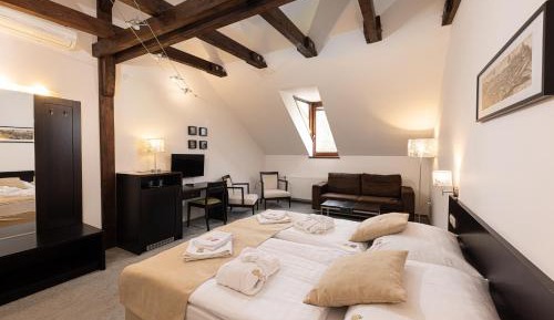 Deluxe King Room