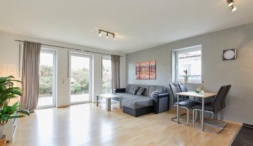 Apartment with Mountain View