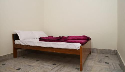 Standard Double Room with Shared Bathroom