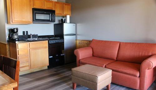 Lodge Suite Downstairs w/ Deck
