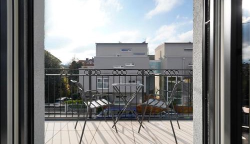Medium Room with Balcony