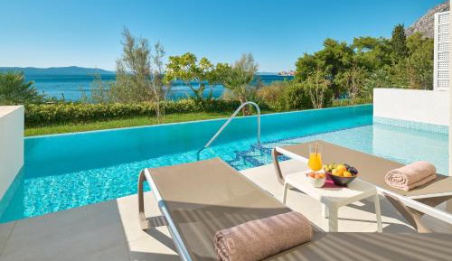 Junior Suite Swim Up with Sea View