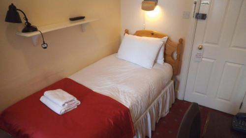 Single Room with Shared Bathroom