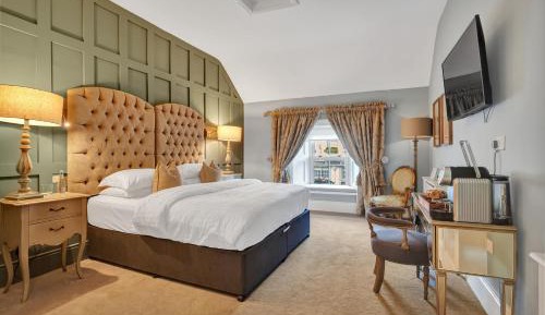 Deluxe Double or Twin Room