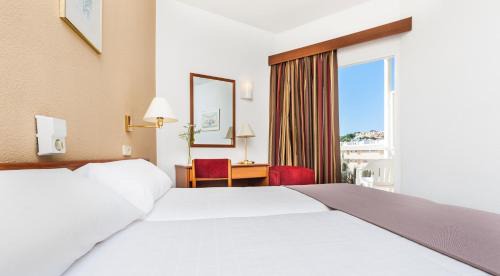 Double Room (2 Adults)