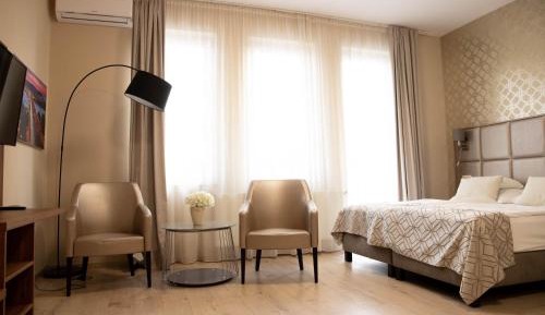 Deluxe Double or Twin Room with City View