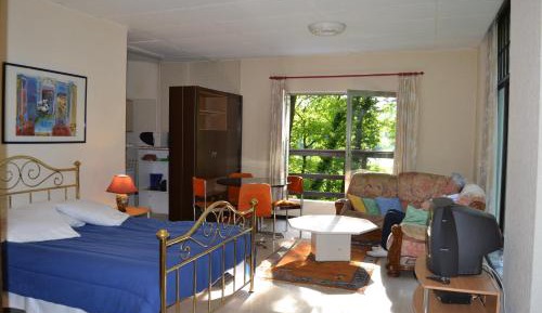 Apartment (2 Adults)
