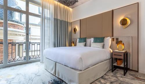 Junior King Suite with Balcony
