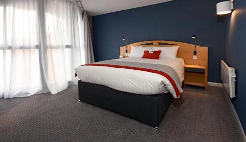 Standard Double Room with Free Hot Breakfast
