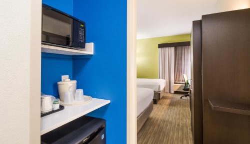 Standard Queen Room with Two Queen Beds - Non-Smoking