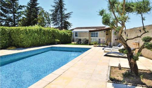 One-Bedroom Holiday Home