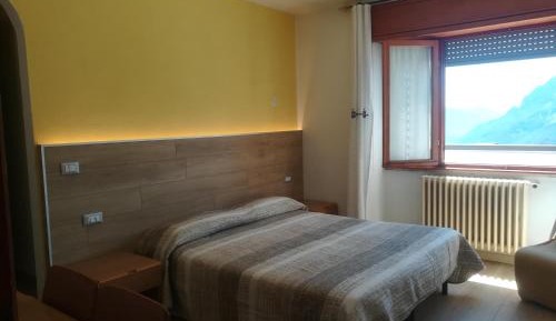 Double Room with Mountain View