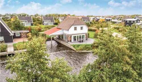 Three-Bedroom Holiday Home 