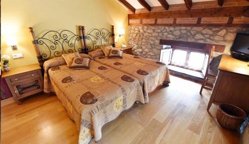 Twin Room with Shower