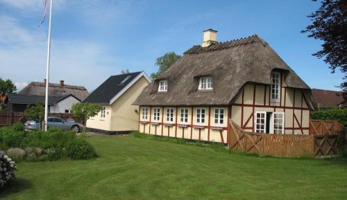 Villa with Garden View