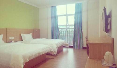 Comfortable Twin Room