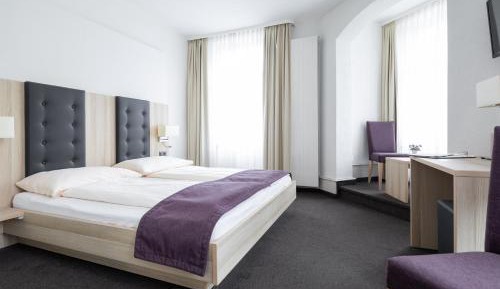 Deluxe Double Room with Air Conditioning