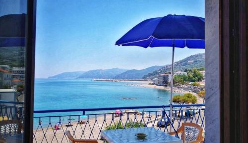 Studio Apartment with Sea View