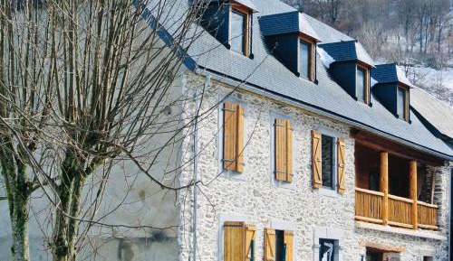 Seven-Bedroom House