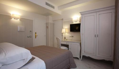 Triple Room with Spa Access