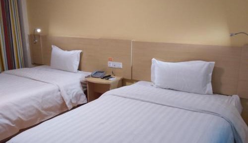 Comfortable Twin Room