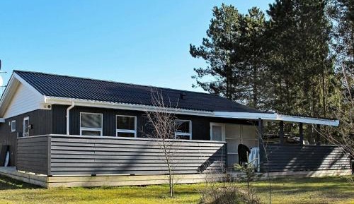 Three-Bedroom Holiday Home 