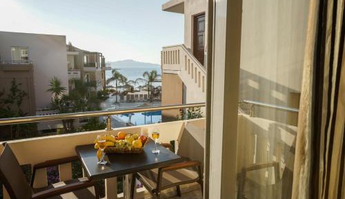 One-Bedroom Apartment with Sea View