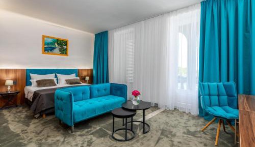 Superior Double Room With Balcony and Sea View 2+1