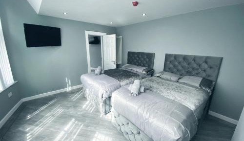 Deluxe Family Room