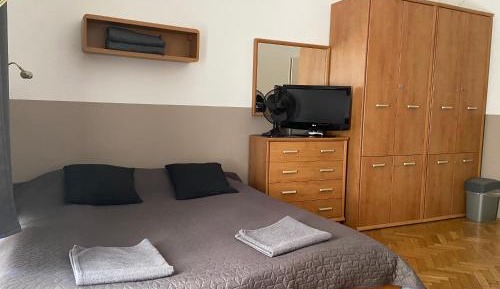Studio (2 Adults)