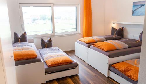 Standard Studio (6 Adults)
