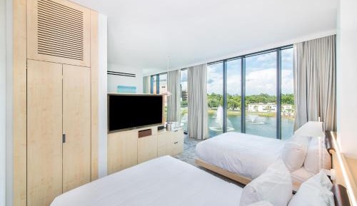 Deluxe Queen Room