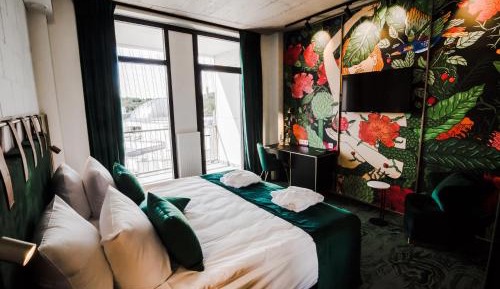Superior Double or Twin Room with Balcony and City View