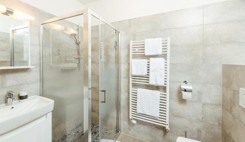 Standard Double Suite