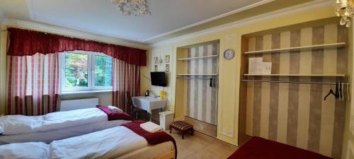 Triple Room with Shared Bathroom