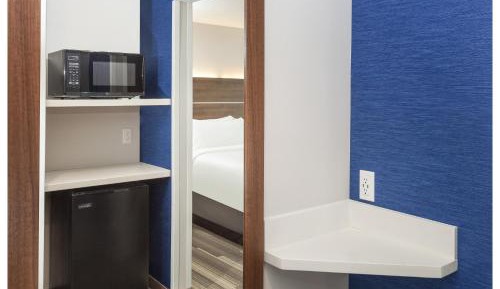 King Room - Mobility Access/Hearing Accessible