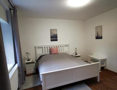 Standard Queen Room