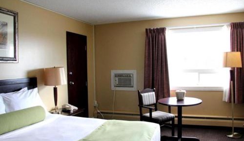 Queen Room - Non-Smoking