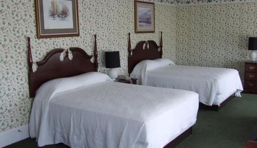 Standard Queen Room with Two Queen Beds